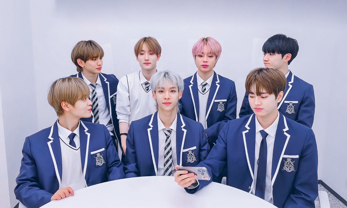xsomelew's tweet photo. 220410 | Vlive 👔

#TEMPEST #템페스트 #TPST #เทมเพส https://t.co/LJfEDlOtCN