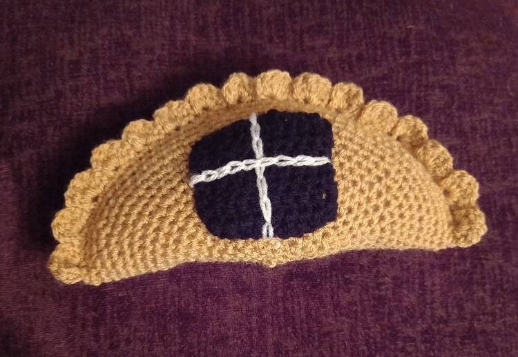 Excited to share the latest addition to my #etsy shop: Crochet Cornish Pasty, SMALL food Ttoys, Modern Crochet, Amigurumi Crochet Food Toys etsy.me/3EcJJkd #beige #1stbirthday #christmas #black #crochetplushie #toysforbabies #newbabygift #amigurumiplush #antist