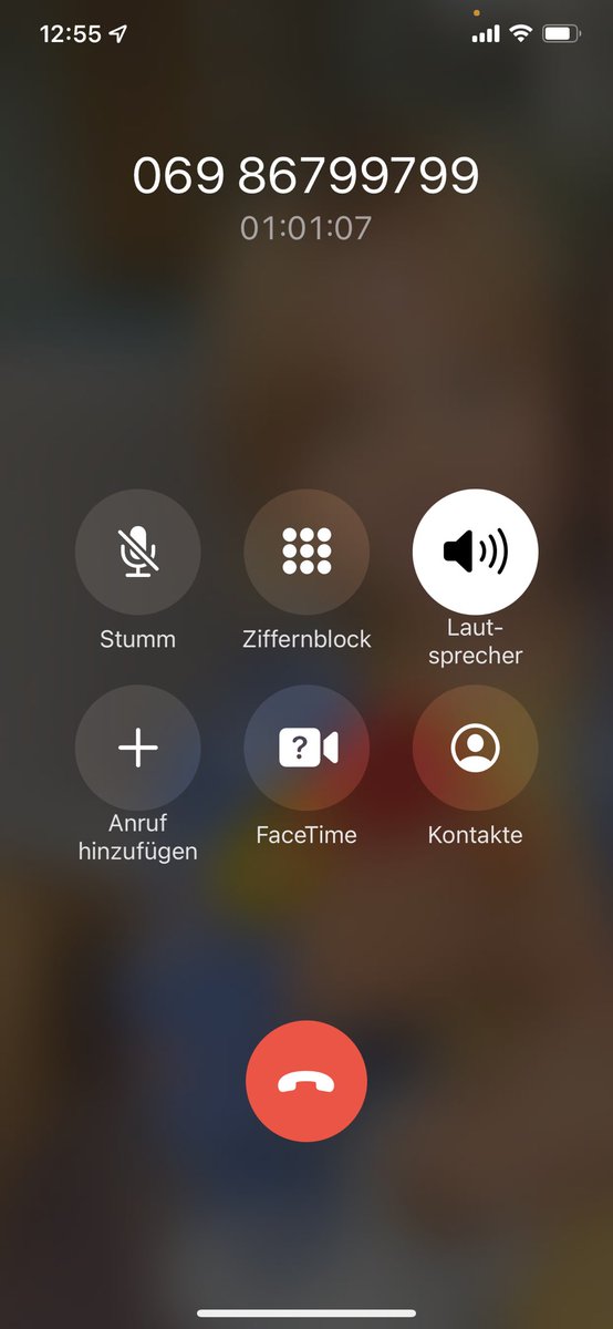 plaindid's tweet photo. Liebe @Lufthansa_DE - wir wollen einfach nur unseren Buchungscode, der nicht per Email übermittelt wurde, erfragen und hängen nun schon über eine Stunde in der Warteschlange. Könnt ihr nicht mal über einen Chatbot nachdenken? https://t.co/Gfk8tNS4dB