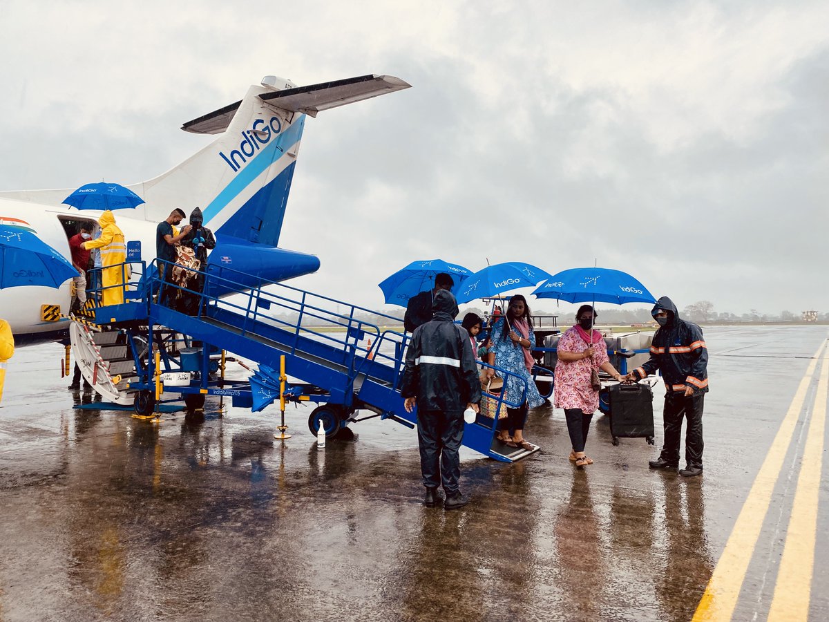 IndiGo6E's tweet photo. No matter what the day brings upon us, we've got you covered for hassle-free journeys! 🤗
#LetsIndiGo #Aviation #LeanCleanFlyingMachine #Photo #Sunday #Photos https://t.co/RXuP4ZC2dj