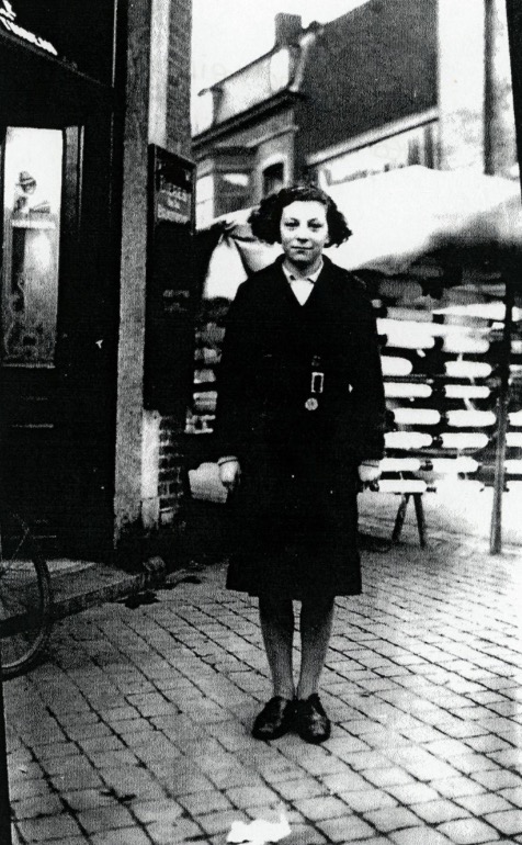 AuschwitzMuseum's tweet photo. 10 April 1923 | A Belgian Jewish woman, Perel Appelstein, was born in Seraing.

She was deported to #Auschwitz in 1942 and registered in the camp after the selection. She perished on 21 October 1942. https://t.co/89taOLP3Ee