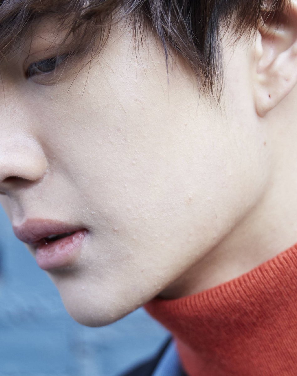 chenweist's tweet photo. so hires that you can see his chapped lips &amp; skin textures 💚 #WangYibo https://t.co/tV8FUrINoZ