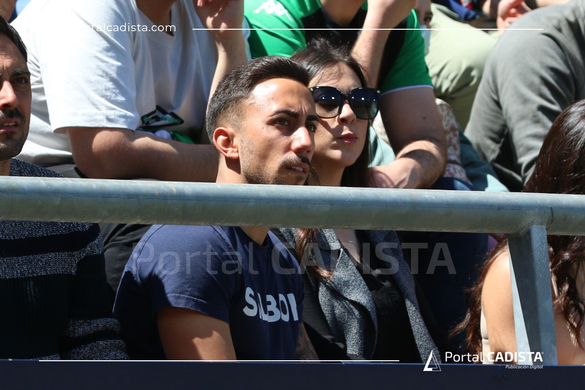 #ADNVirgili en el #CádizRealBetis de ayer con presencia de dos ex jugadores nuestros:

Borja González 'Borjita' (<a href="/Borjags17/">Borja Glez Solino</a>), actualmente responsable de material del Real Betis.

José Antonio Fernández 'Joselito', jugador del Real Betis Futsal.