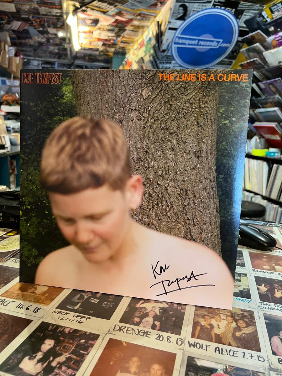 BanquetRecords's tweet image. a handful of signed Kae Tempest LPs at banquetrecords.com/kae-tempest/th…
live pic: @BobbyVMedia