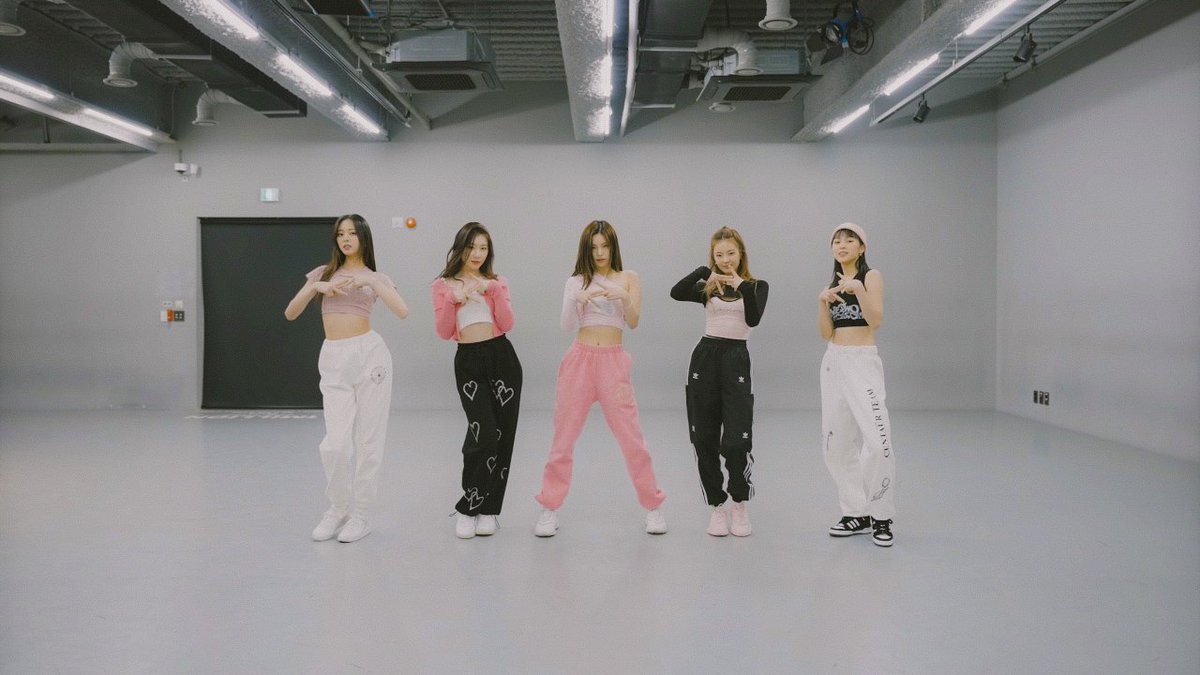 itzy_shots's tweet image. twenty ~ twenty ~ ooh ooh ~