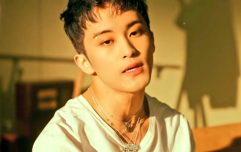 marklee_pics's tweet photo. The markfs have spoken...we love the eyebrow piercing https://t.co/Tk512jBppV
