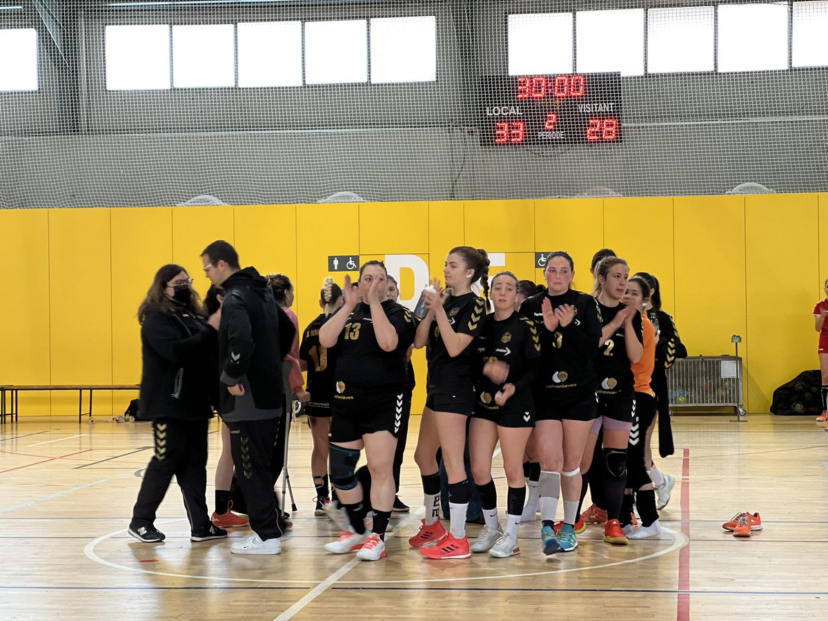 Totelu's tweet photo. @chmartorell Senior Femenino nueva victoria en el último partido https://t.co/D6if6Bb0wQ