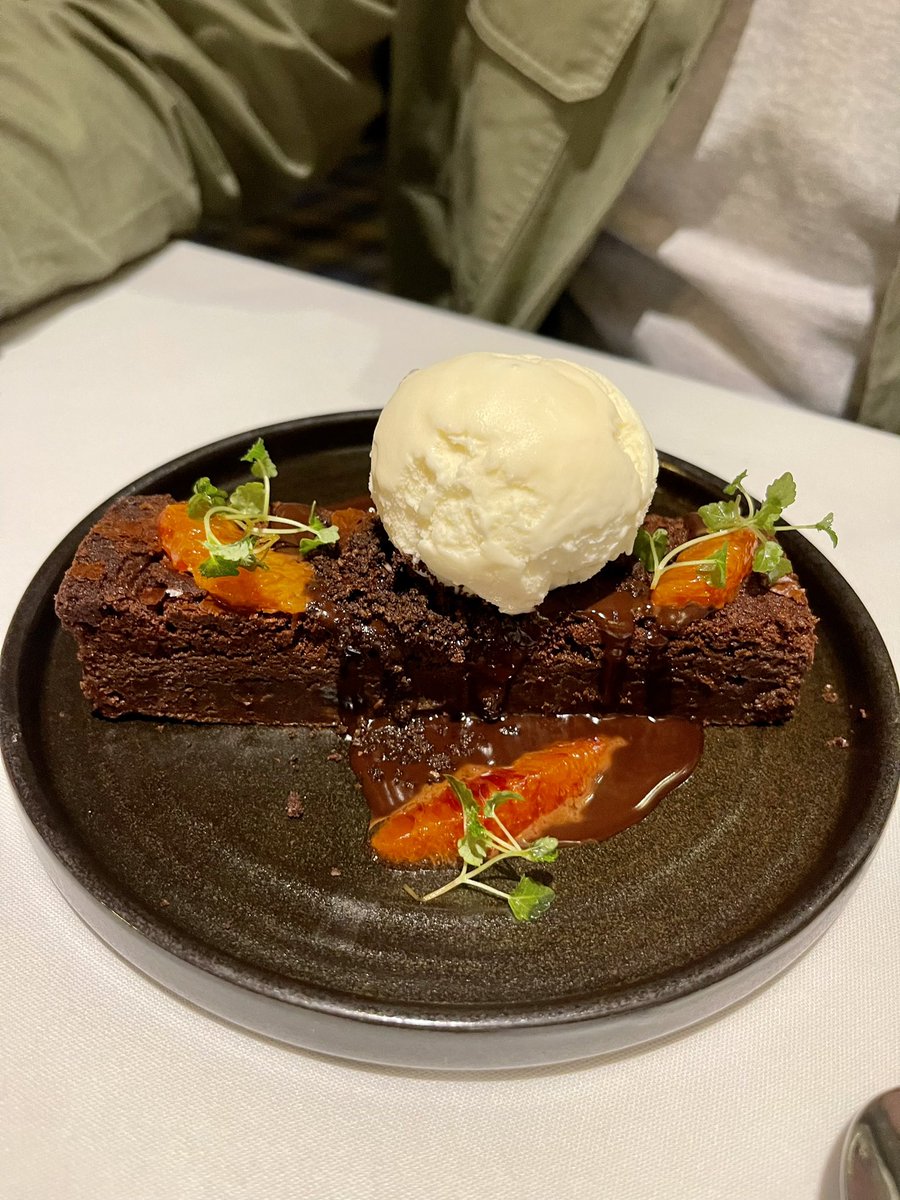 Demi Marie Newlove tweet media