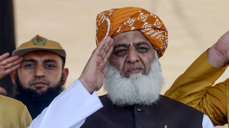 ammarfaiz0's tweet photo. President Islamic Republic of #Pakistan 
Salute #Bajwa
Tauba Escobar https://t.co/FJXfXfjTel