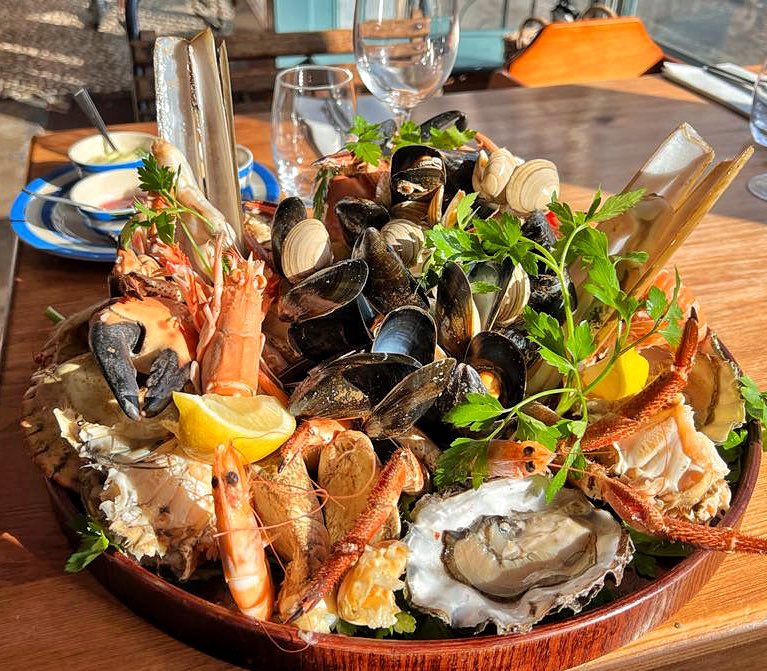 thescallopshell's tweet image. Seafood with a side of sunshine! ✨🥂
#shellfishplate #freshisbest #thescallopshell