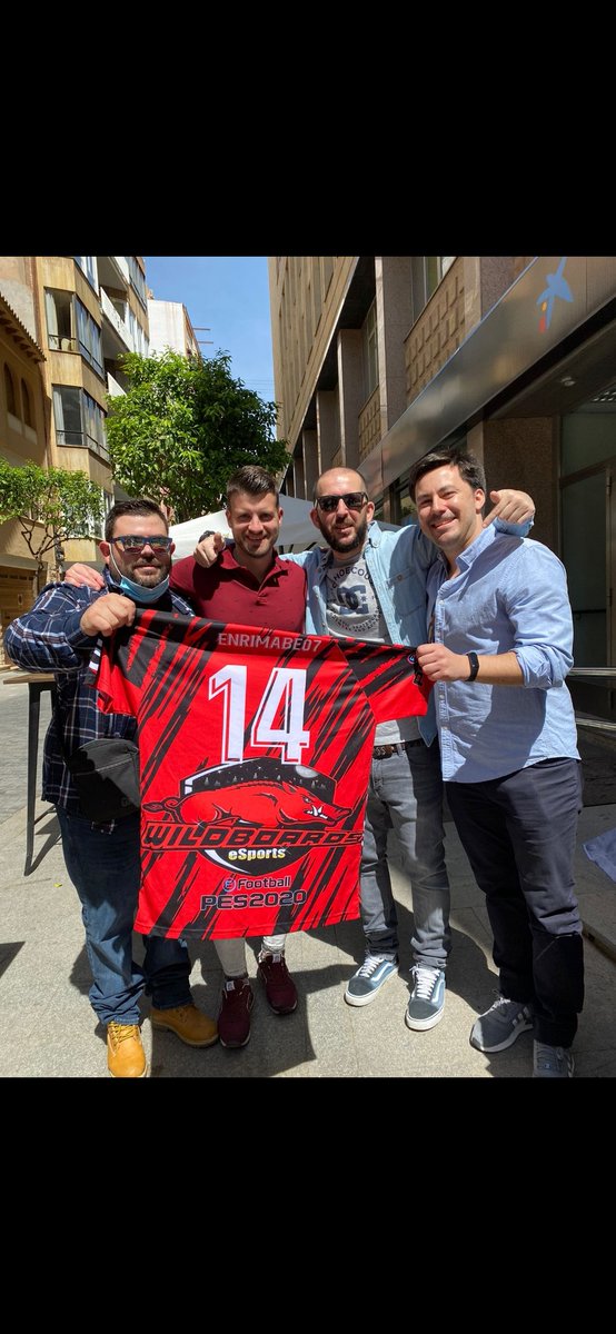 Reunión de jabatos. Si no carga la foto, refrescad. Demasiada calidad. <a href="/Cases_89/">Carlos casaña peon</a> <a href="/enrimabe7/">Enri</a> <a href="/jos3fdz/">Joselito 3489</a> <a href="/TiLiLon/">TiL</a>