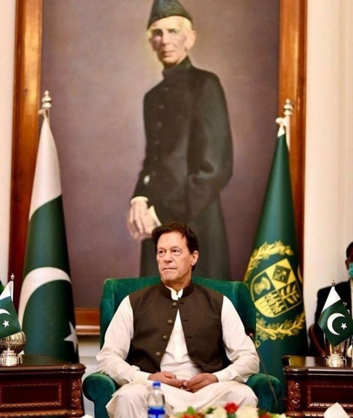 rab_saba's tweet photo. True Leader 💯❤️
#StandwithImranKhan #ImranKhan
@ImranKhanPTI https://t.co/vk8K8EyIg0