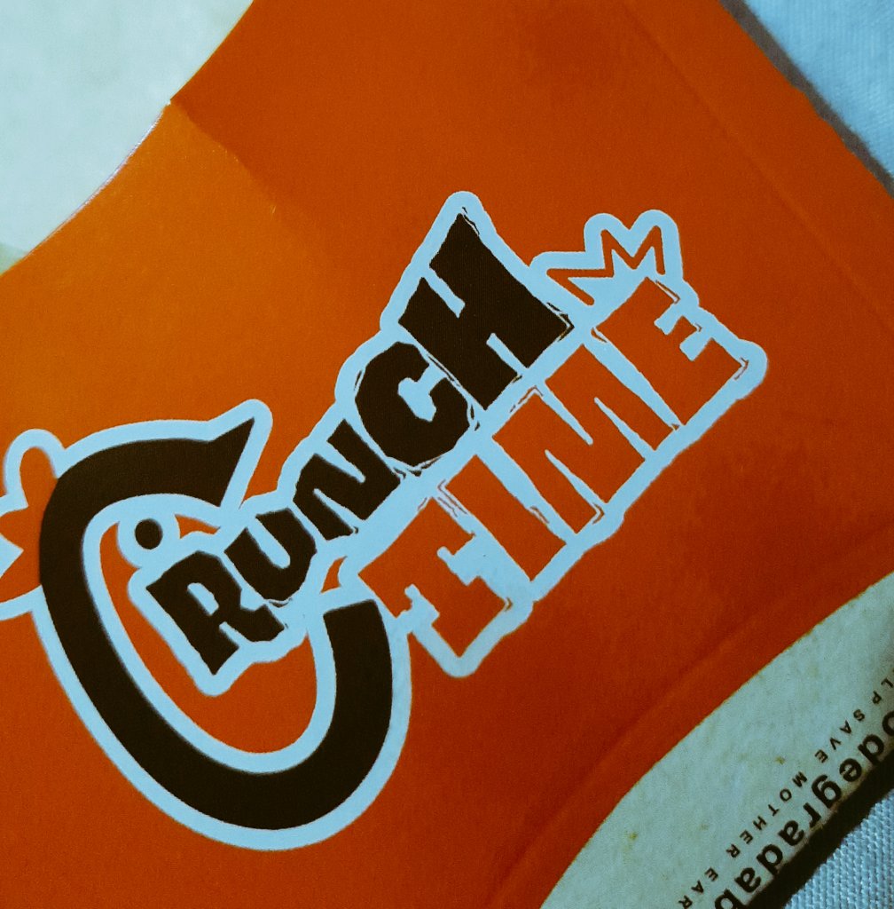 CiHannaYu's tweet photo. 4/5 Pero marunong man siya uy, gi-bribe man kog food. Gikuntsaba pa akong manghod. Nawala akong kasapot. Ikaw ba sad hatdan og pagkaon unya gaulana. 

Pero hurot na ang nuggets. Ice cream napd akong tirahon unya. https://t.co/5z6QXXbIa6