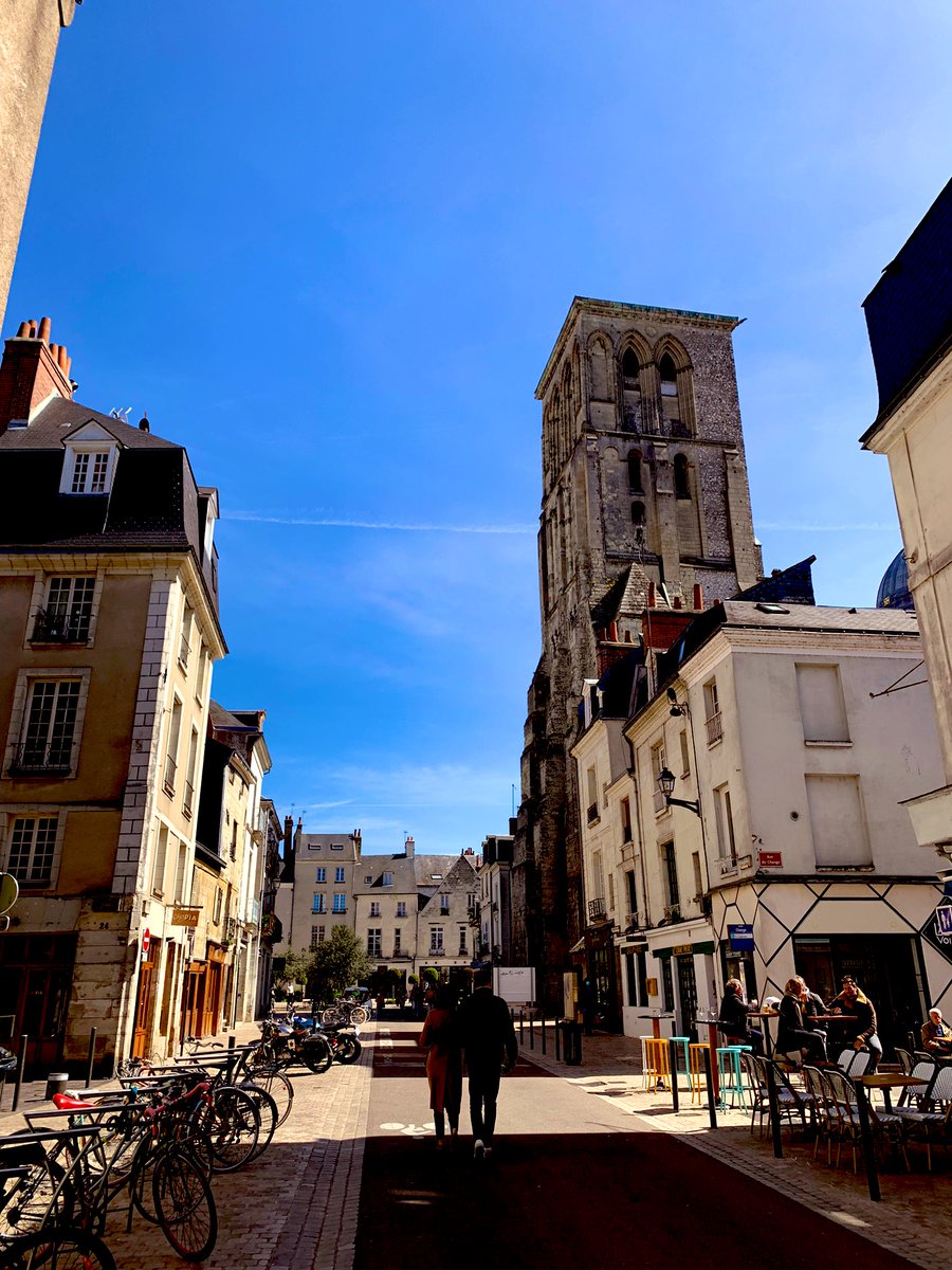 ValentinMaisons's tweet photo. Qu’est ce que @villedetours @LoireValleyPR est belle sous le soleil 🌞 😌 #GoVoter #RunningDeLoire #Run16K 4’14 au Km 🏃🏻💨 #Sunshine @roubakaedbey https://t.co/sKpkvuB5Uy