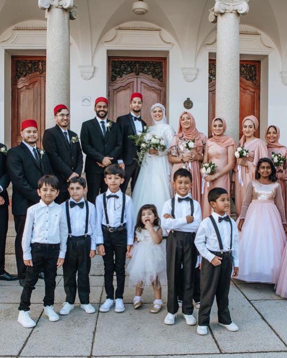 AshrafGarda's tweet photo. An image for the ages from the wedding of my son @ShakeelGarda and @aqeelah786 at the Paarl Town Hall on the 20th March 2022. The couple emulated Shakeel’s grandparents - that’s @jamelagarda ‘s parents at the same venue 68 years ago. #ShakeelAndAqeelah #MSAUnion https://t.co/EaTJk4iSWV