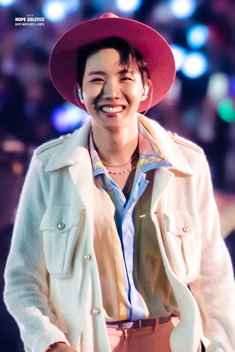 dayswithyou218's tweet photo. 220409 PTD ON STAGE LV

#PTD_ON_STAGE_LV 💕
#제이홉 #정호석 #호비 #JHOPE
#BTS #방탄소년단 @BTS_twt https://t.co/wYVpUkUzlZ
