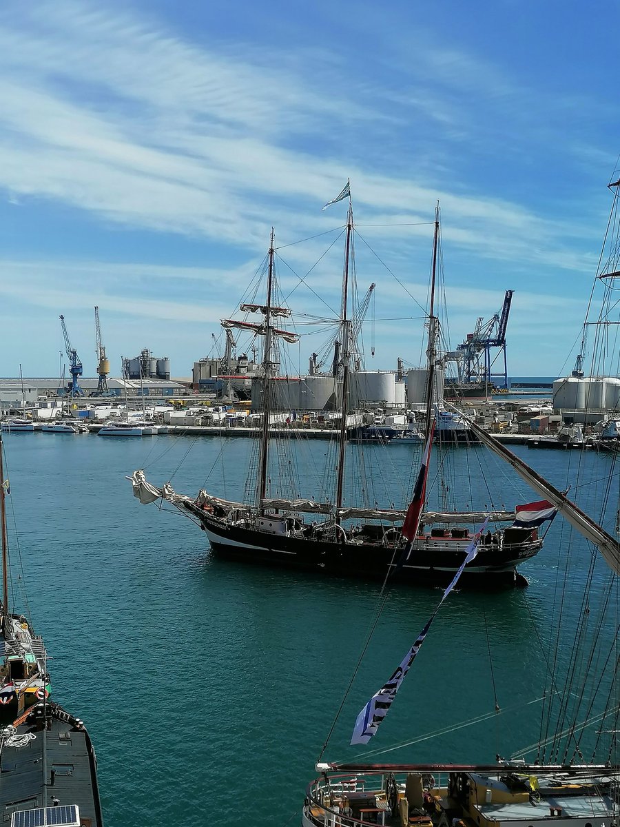 Et hop une unité de plus pour <a href="/EscaleASete/">Escale à Sète</a>. Arrivée ce midi à #Sète de l'Oosterschelde, une goélette plus que centenaire