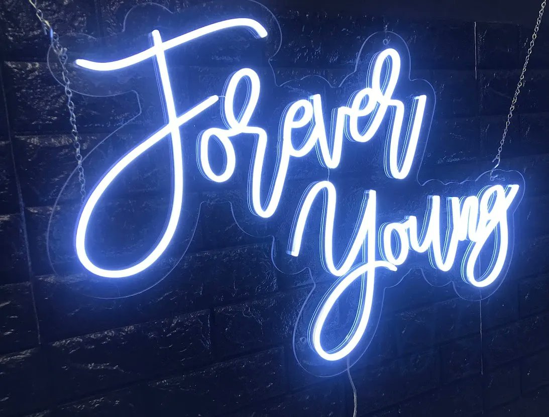 WendyLe83985314's tweet image. &quot; Forever Young &quot; LED Flex sign from our very own customer.

We can customize any design within 24 hours with price quote.
Check out with coupon code WENDYARTER20 save $20 off
Email: wendy@arterneon.com
Call/text: (562) 802-4141
#LEDFlex #CustomLEDFlex #Neon #Signs #LEDFlex