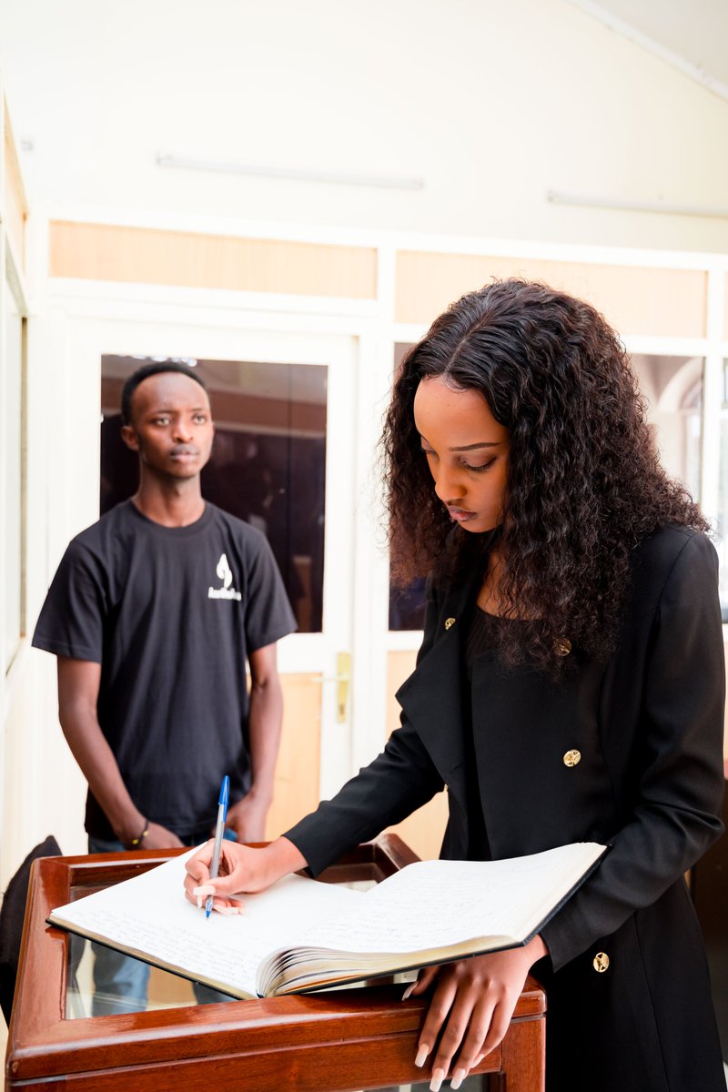 Miss Rwanda tweet media