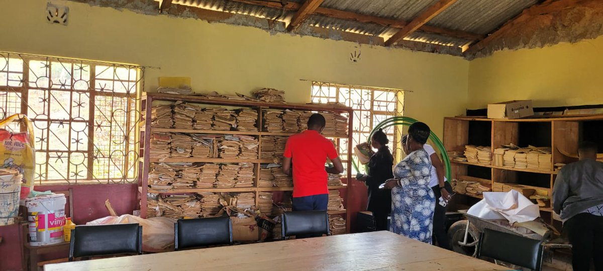 MadarakaRotary's tweet photo. Maktaba Project is a project to build libraries and stock them with books in schools across the country, and it's being undertaken in partnership with the Rotary Club of Dundas Valley Sunrise, Ontario, Canada

#WeAreMadaraka #MadarakaCares #Rotary #RotaryProjects https://t.co/I8tuqQN1bY