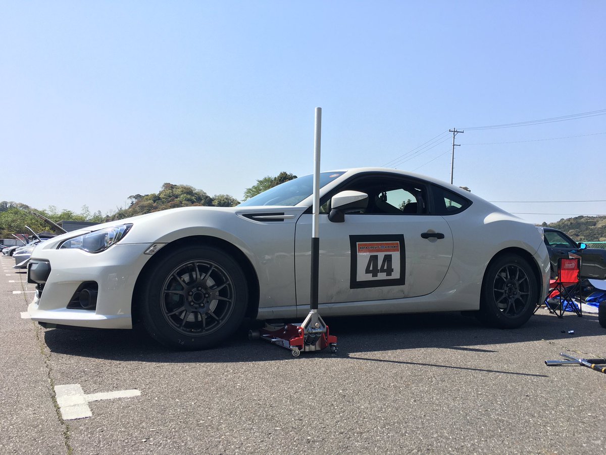 leos_96's tweet photo. 4/10 RunCar走行会@kota_circuit
ベスト:48.995
β02 205/55r16
欲張って連続アタックしたら2枠目で右フロントのトレッドが剥がれた🥲
#runcar
#幸田サーキット https://t.co/vgmWbRdjcZ