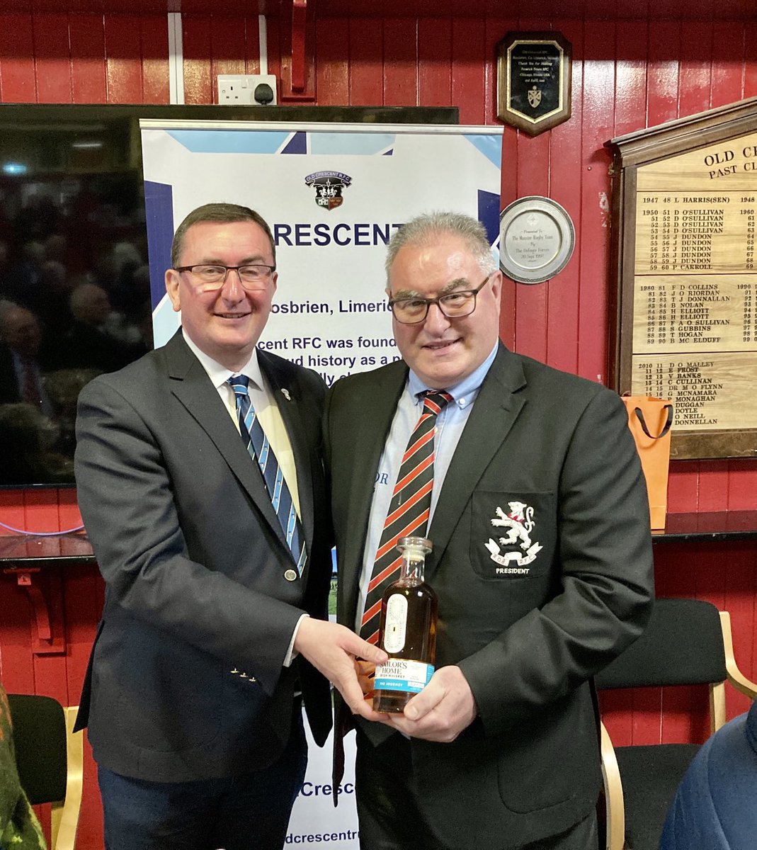 Our President, Paul Donnellan, presents a bottle of Limerick whiskey, Sailors Home, to Dylan Davies, President ⁦@raineyobrfc⁩
at our final Energia AIL game in Takumi Park yesterday.

Enjoy, Dylan. If you need a refill, go to sailorshomeirishwhiskey.com!
⁦<a href="/Sailors_Home/">Sailor’s Home Irish Whiskey</a>⁩