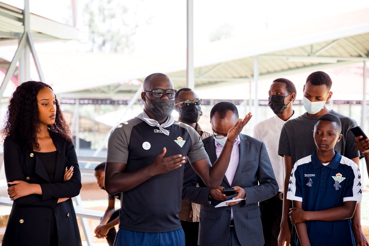 Miss Rwanda tweet media