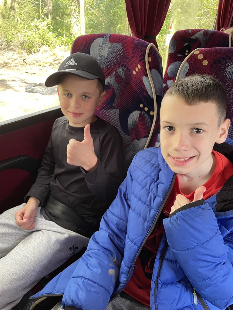 MrsJonesJPPS's tweet photo. All packed and boarding the bus after an amazing adventure!!💜🌟#Y6ResidentialJPPS @JubileeParkPS https://t.co/enztpicxDr