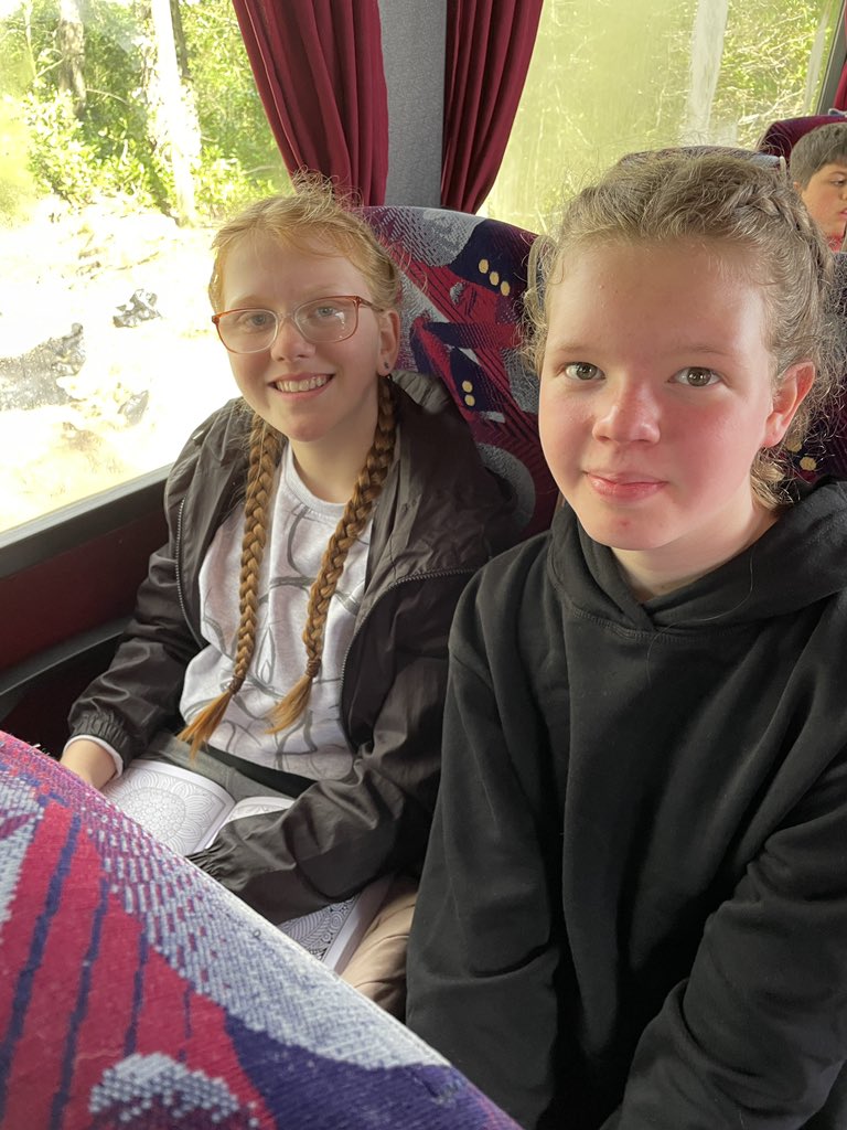 MrsJonesJPPS's tweet photo. All packed and boarding the bus after an amazing adventure!!💜🌟#Y6ResidentialJPPS @JubileeParkPS https://t.co/enztpicxDr