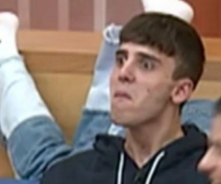 Arassck's tweet photo. “Luca si è arrabbiato, adesso va a fare la valigia”

“No, ve la faccio fare a voi la valigia… Quando sarete contro di me”

LUCA CON ARCO E FRECCEE #amici21 https://t.co/jG9MXqMb27