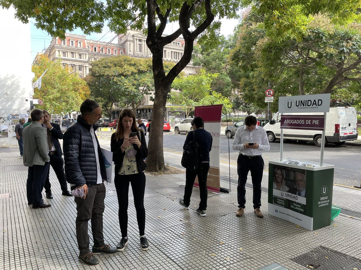 AbogadosDePie's tweet photo. 👉🏻 Como necesitan nuestros colegas que les contemos que vamos a defenderlos en estas elecciones del @CPACF en #UNIDAD junto a @rgillavedra 💪🏼💪🏼💪🏼 https://t.co/AkgOysbGUd
