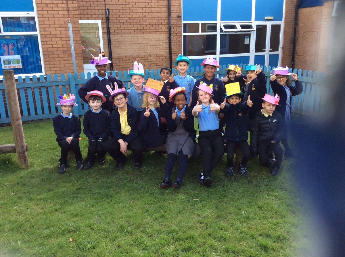 StPetersYear41's tweet photo. What a lovely Easter bonnet parade this afternoon we all had lots of fun. https://t.co/XM4MtennOl