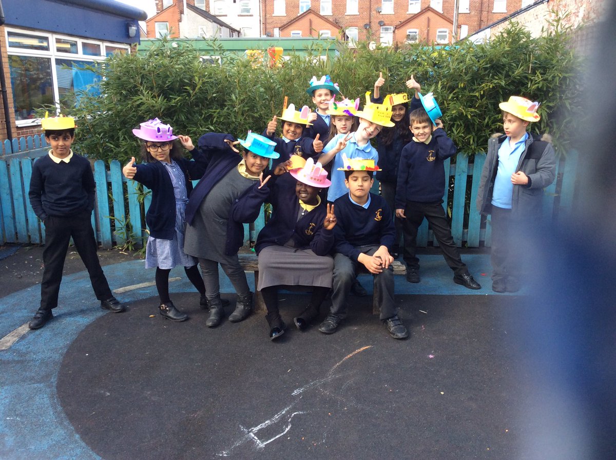 StPetersYear41's tweet photo. What a lovely Easter bonnet parade this afternoon we all had lots of fun. https://t.co/XM4MtennOl