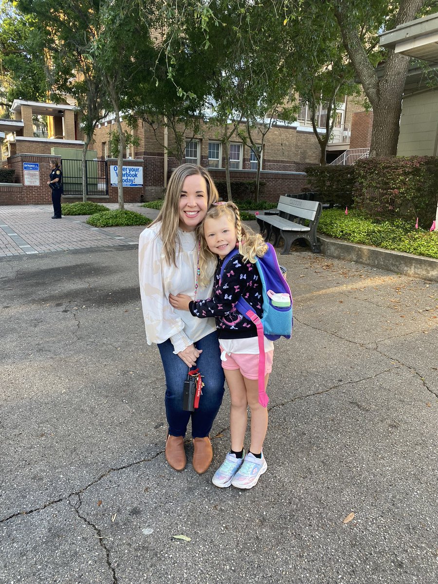 Happy National Assistant Principal Week to Mrs. Howell😀.  Thank you for ALL you do to support our students, teachers, and parent community.  Your hard work is GREATLY appreciated by all!!!#APWeek22 <a href="/MarionCountyK12/">Marion County Public Schools</a>