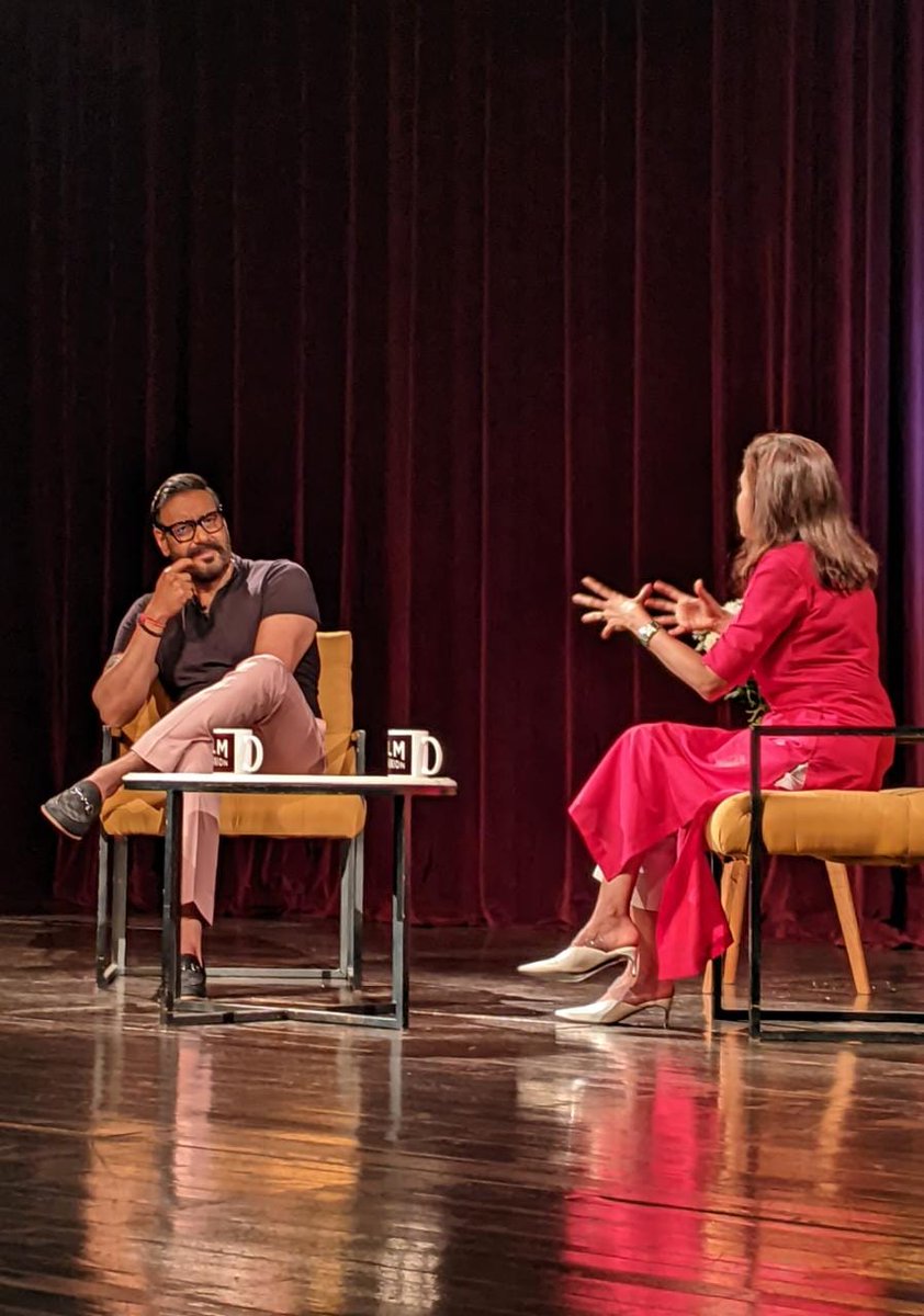 FilmCompanion's tweet photo. @ajaydevgn @anupamachopra #FCFrontRow #FilmCompanion #AjayDevgn #AjayOnFCFrontRow #Runway34 https://t.co/3E5YQjCAeX