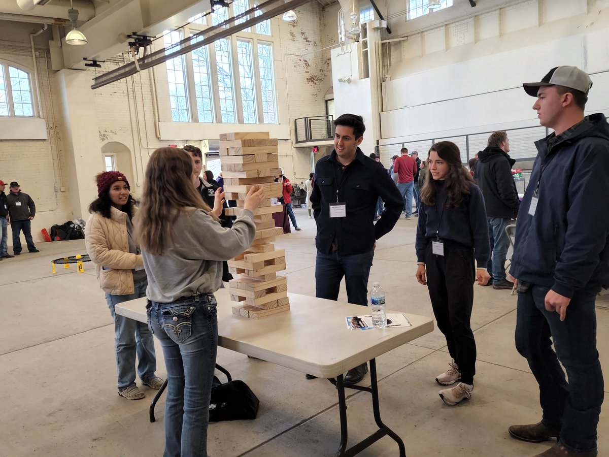kov_pet's tweet photo. Our #PrecisionAg and #Agronomy Club #Students are ready for this year's #SASES #SpringMeeting. We will learn about #Iowas agriculture in the next couple of days in addition of great #Networking opportunity. @SDStateCAFES @_SASES https://t.co/ajsWwQ0MZK
