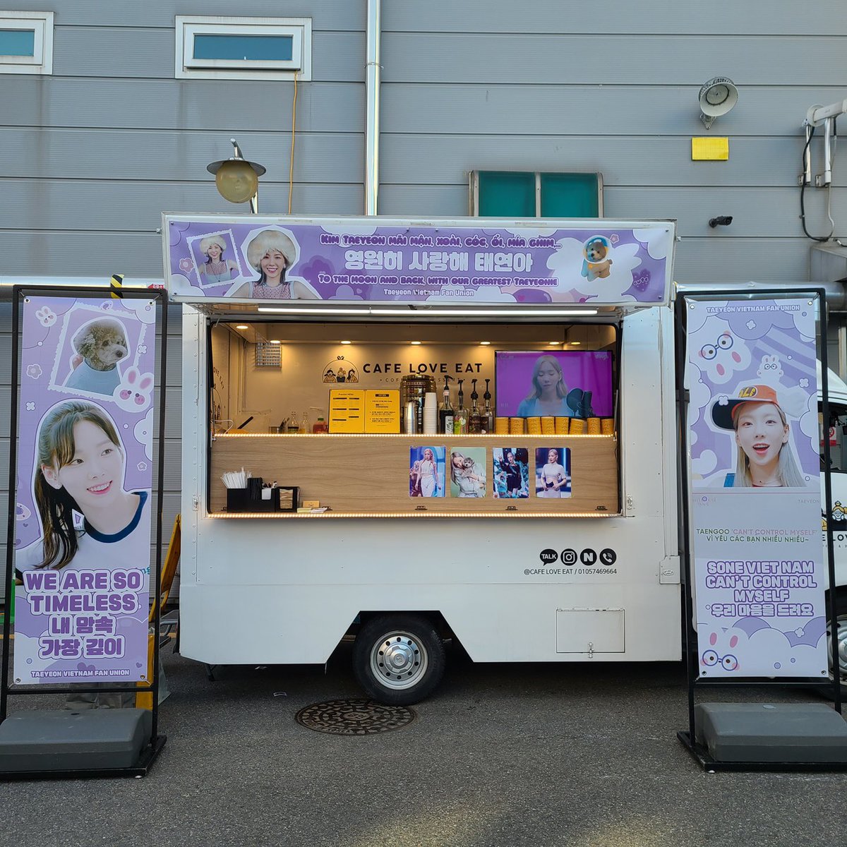 TYVNFU's tweet photo. TODAY, COFFEE TRUCK OF "TAEYEON VIETNAM FAN UNION" OFFICIALLY ARRIVES ON SET OF "AMAZING SATURDAY"
Special Thanks to @DC_TaeYeon, @mingonfilm, Chii Mai, all admins of team #TYVNFU (our team is the best 🥰) and SONEs & Taengbbas in Vietnam 🥰 https://t.co/3GGRUHg3Nh