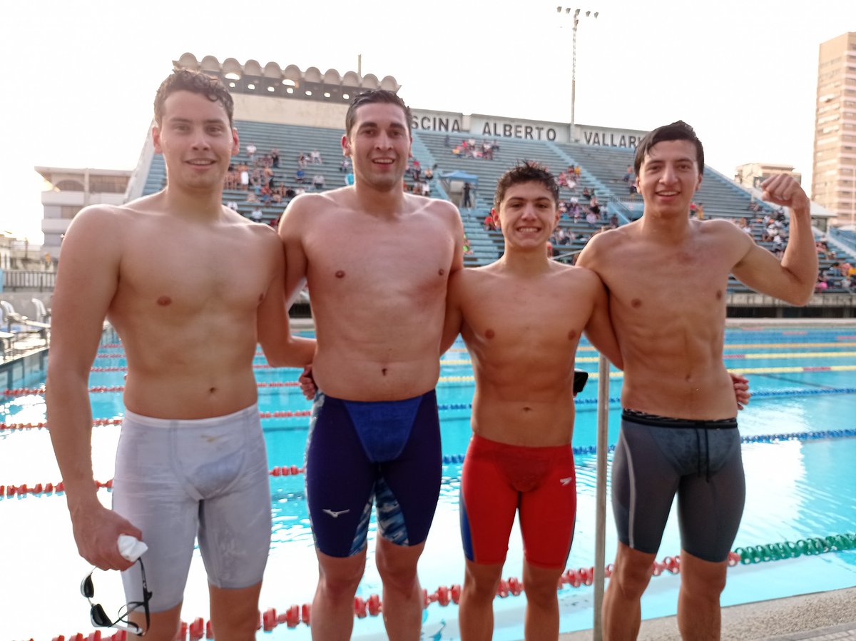 🚨 El equipo azuayo del Club Poseidón, conformado por Miguel Armijos, Felipe Jaramillo, Mathias Tapia y Francisco León estableció récord absoluto en los 4x50 metros combinado con 1:48.85, en el Campeonato Nacional "Ricardo Planas",  en Guayaquil.
✅ #FDACunaDeCampeones
📸 FENA