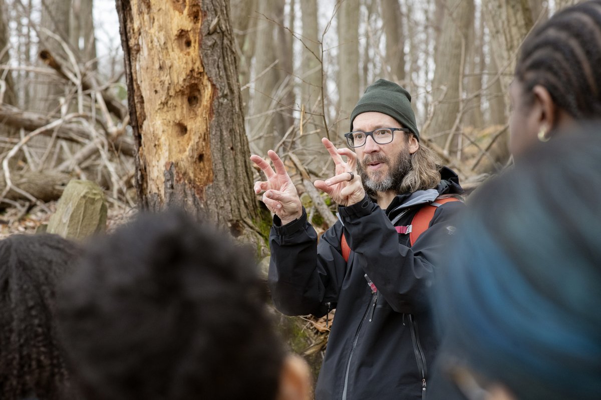 msmc_ny's tweet image. A little rain didn’t stop Mount students, faculty, and staff from enjoying a hike at Black Creek Preserve on Wednesday, April 6! The event was hosted by the Knight’s Outdoor Pursuits and Education Program (KOPE). #MSMCNY #HudsonValley #Nature #hike #hiking #BlackCreekPreserve