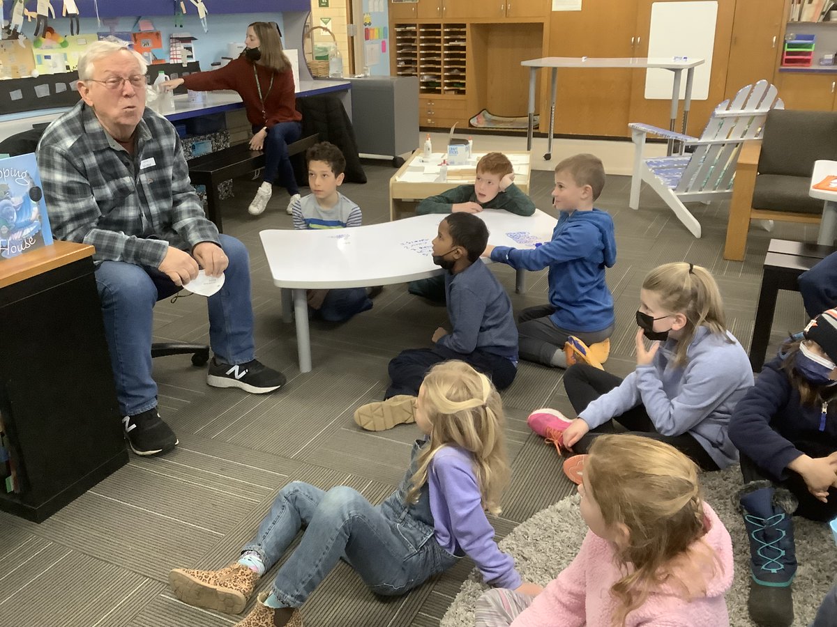 Room7Highlands's tweet photo. Impromptu visit from from my “old” teaching partner Jim Norman. He and JoAnne Farley founded CP in the early 80’s.  They set a vision of multi-age education that has spanned decades in Edina. He’s still got it. My heart is full! #multiage #impact https://t.co/JrALDmxzcs