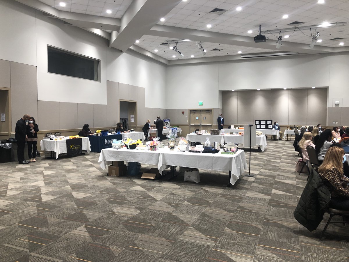 carrierd's tweet photo. Turnout for the @EatRightOhio Annual conference was wonderful. So fun to be able to network and learn with fellow colleagues. #OAND https://t.co/3AFSawPJ28