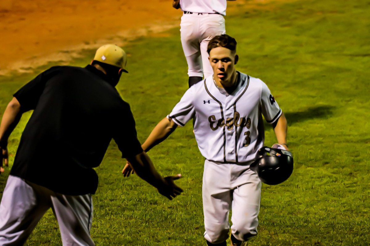 TrotterMoses's tweet photo. March 18th went 4 for 4 at the plate! Woodville vs Warren @MCBabeRuth3 @3ATxHsBaseball @TxHS_Baseball https://t.co/NCjmOi6x27