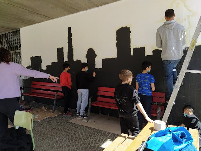 inscanoriac's tweet photo. Alguns moments del procés del mural col•lectiu #TRACEM.
Fantàstic 1r! https://t.co/byHNNfcKqQ