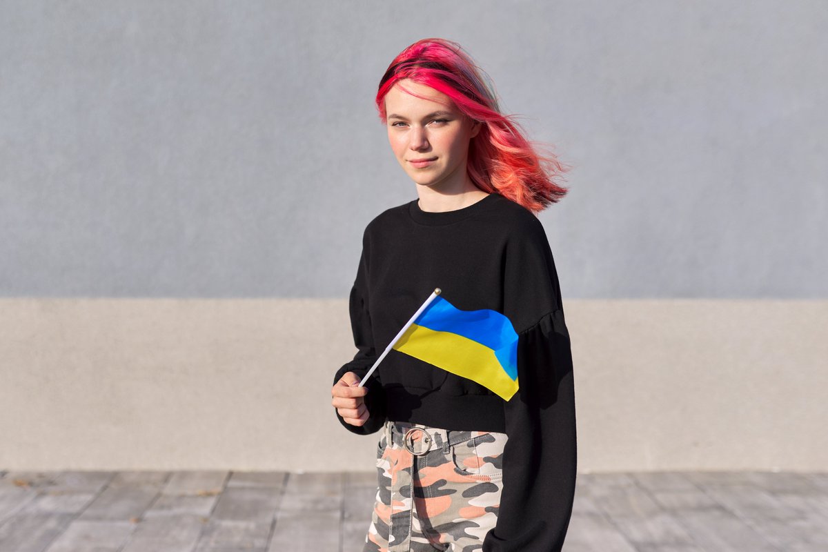 UReportUkraine's tweet photo. 35% of #Ukraine #young ppl were forced to move to a safe place, as #UReport polls indicated. 22% of #youth did not have a safer place to go. 4% do not have access to food and 5% - to hygiene products. https://t.co/3Lx8SwoifM