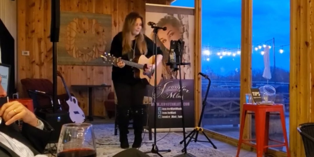 eatevilpenguins's tweet photo. #justsaying go watch the Epicness of @JenniferMlott killing it at #lastnights #gig on #YouTube https://t.co/eO1p6WSDp6 #jennifermlott #live #livemusic 😎🔥🎤🎸🎼 #girlswhosing #girlswhoplayguitar https://t.co/M1a52HBWBO