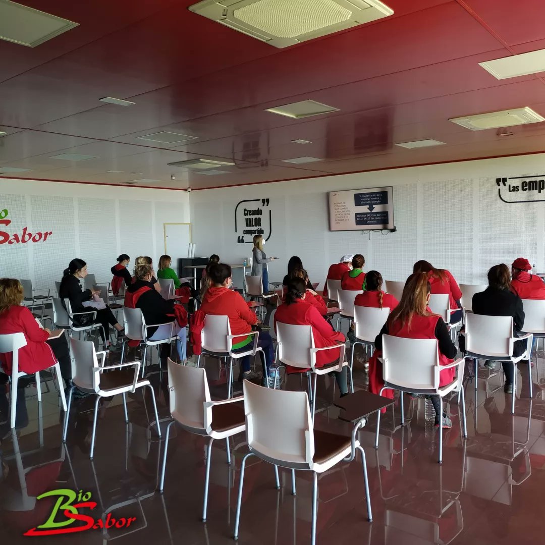 biosabor_agro's tweet photo. CURSO DE NORMAS DE ETIQUETADO SEGUN EL REGLAMENTO 1169 Y  543, DECRETO 228/2011 Y REGLAMENTO DE PRODUCCIÓN #ECOLOGICA https://t.co/TlrpawhL7Z