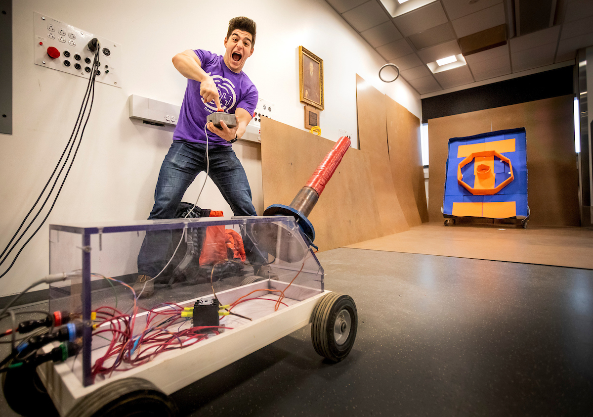 uofigrainger's tweet photo. A little rain 🌧 or 🌨 won't stop the 100th in-person #Illinois Grainger College of Engineering Open House! Visit over 130 exhibits, including robotics, solar cars, DIY plastics, fire demos, Tesla Coil Concert, Tech Talks and panels, and so much more ➡️ https://t.co/Qm4yZTV2Ef. https://t.co/Jd5TGcbNKB