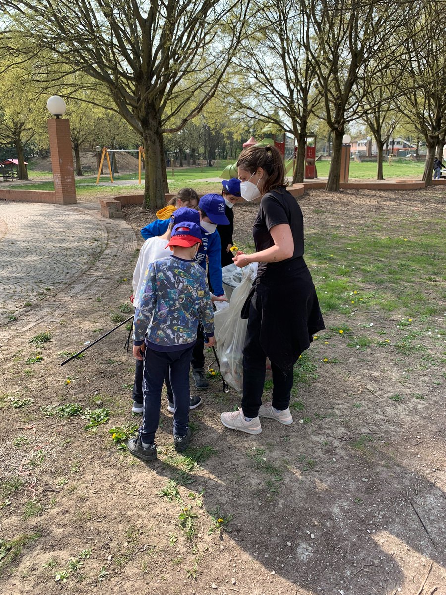 arpaveneto's tweet photo. 🙋♀️🙋Piccoli e giovani in azione per argini, spiagge e parchi più puliti. Oltre 20 classi coinvolte nella settimana di pulizia dei #rifiuti del progetto #Marless conclusa ieri 👉https://t.co/Um6nViy2Hi
📸IC di Chioggia e scuola Zanibon di Padova
@AcegasApsAmga @SNPAmbiente https://t.co/awpwE4vuSZ