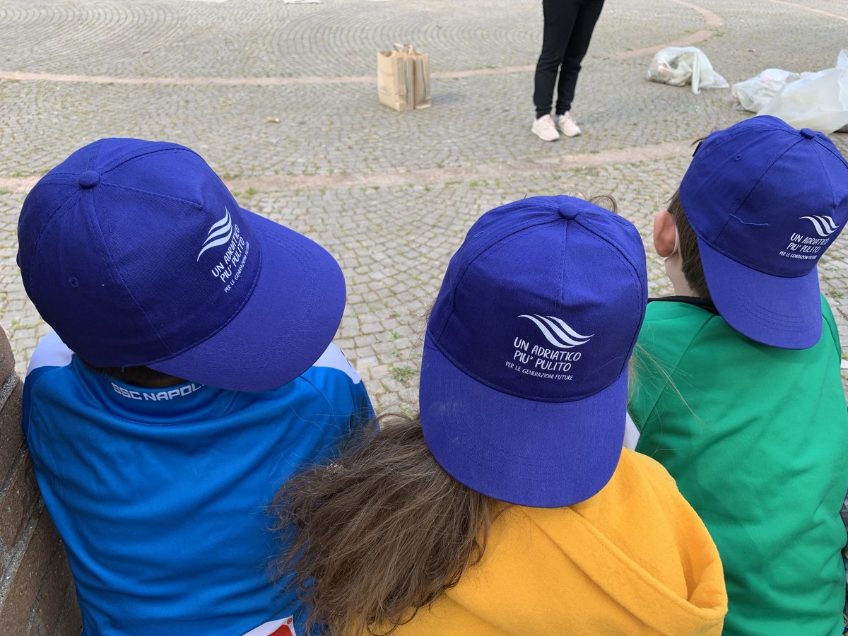 arpaveneto's tweet photo. 🙋♀️🙋Piccoli e giovani in azione per argini, spiagge e parchi più puliti. Oltre 20 classi coinvolte nella settimana di pulizia dei #rifiuti del progetto #Marless conclusa ieri 👉https://t.co/Um6nViy2Hi
📸IC di Chioggia e scuola Zanibon di Padova
@AcegasApsAmga @SNPAmbiente https://t.co/awpwE4vuSZ
