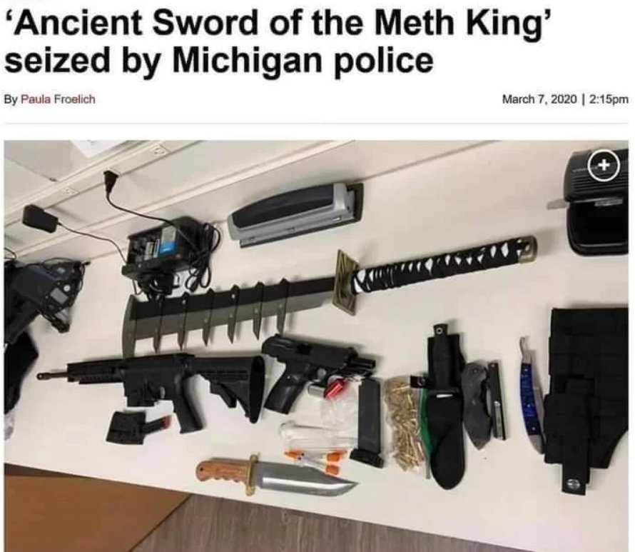 Warlockdnd's tweet photo. New legendary weapon just dropped #dnd https://t.co/nNwI0rqxav